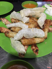 Phần ram bắp và nem nướng