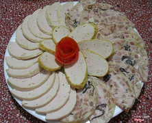 Giò lụa và giò hoa