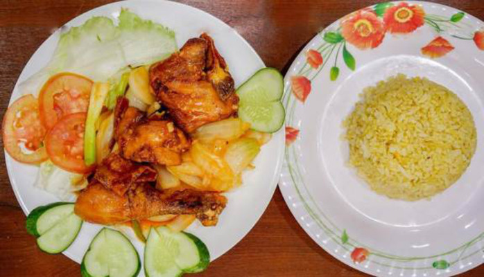 Cơm Gà Yến Nhi