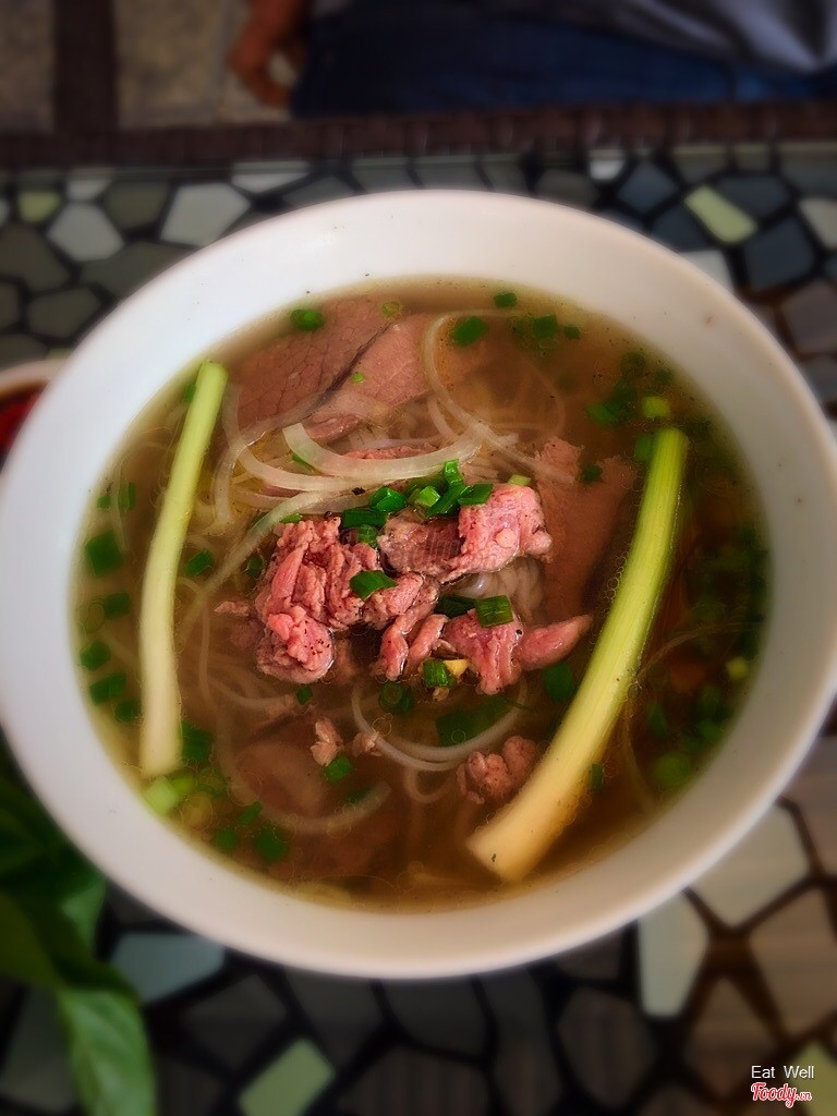 bún bò tái nạm