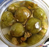 Đi mua hũ sấu bên nhà cô này về để nhâm nhi tại nhà trong time cách ly. Công nhận ngon mà nhớ nhà quá