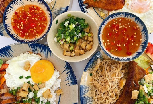 Quán 55 - Cơm Tấm, Hủ Tiếu & Bún Riêu