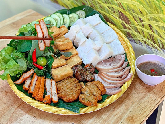 Bún Đậu Mẹt Gánh - Trần Não