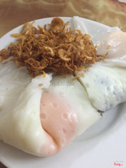 Bánh cuốn và trứng