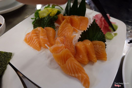 sashimi cá hồi