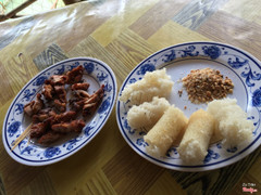 Cơm lam và thịt nướng