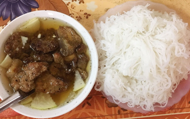 Bà Hai Huế - Bún Chả Nướng - Trường Chinh