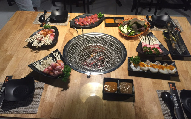 Shine BBQ & Hotpot