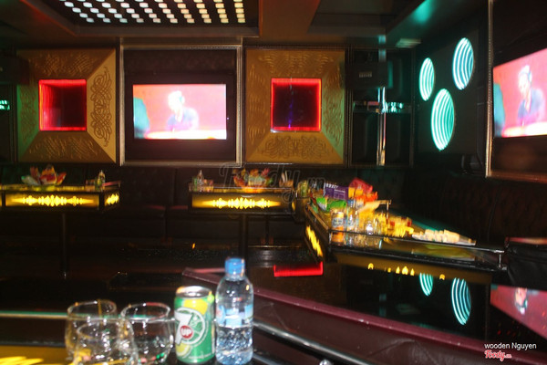 Tom karaoke 116 bui thi xuan