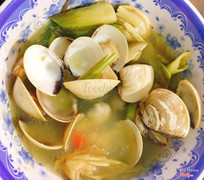 Ít lắm, nhưng 30k thì ko đòi hỏi gì nhiều. Mình nghĩ thay muối tiêu chanh thành nước chấm muối ớt xanh sẽ ngon hơn