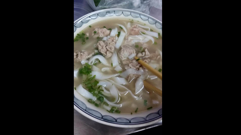 Phở Việt Nam - Bánh Phở Tráng Tại Quán