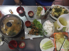 Rượu ngon , phục vụ nhiệt tình , đồ ăn ngon ạ. 