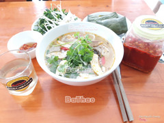 Banh canh cá lóc BaThao. Bánh canh ngon, nước ngọt được làm từ bột gạo và bột mì của người Hải lăng