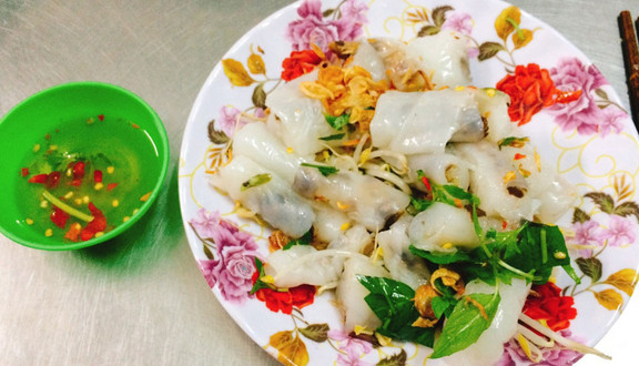 Cô Hồng - Bánh Cuốn Nóng
