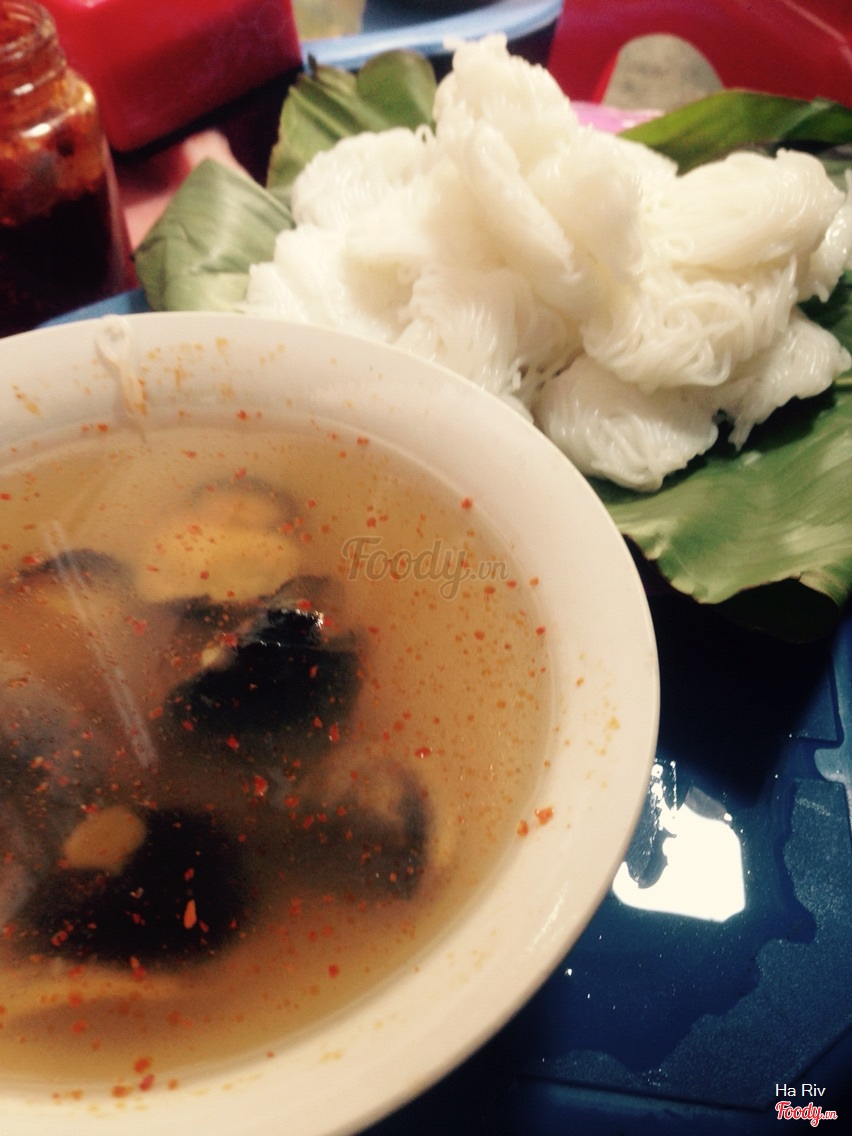 quan-bun-oc-ngon-o-ha-noi-8