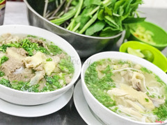 phở gà - phở bò