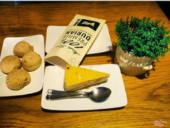 Cửa hàng Trần Khắc Chân