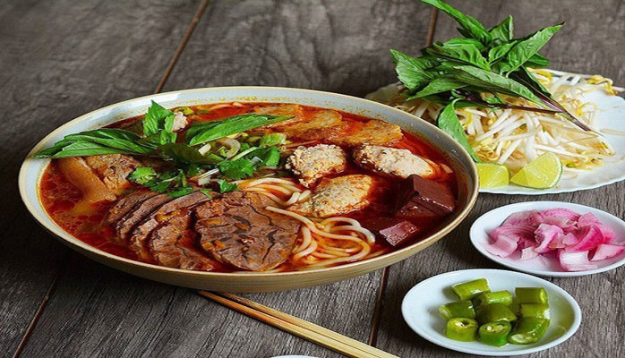 Bếp Nhà Mẹ Ú - Bún Bò - Đường 53