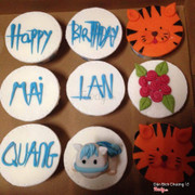 Set cupcake tạo hình fondant