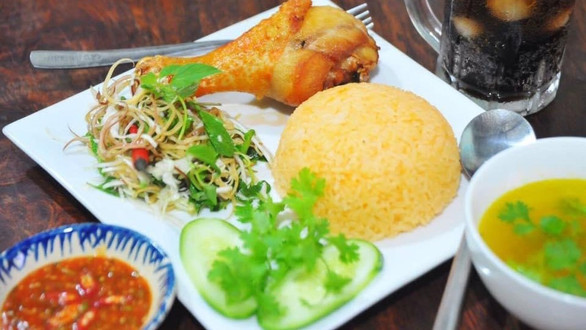 Cơm Huế - 38 Nguyễn Văn Thoại