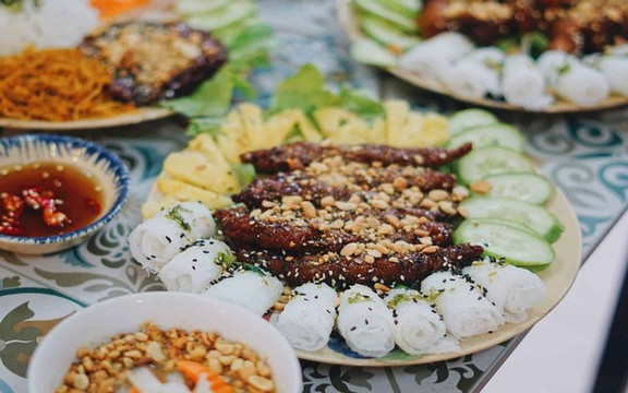 Quán Ông Bell - Bánh Cuốn & Bánh Hỏi Thịt Nướng - Đống Đa