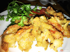 Cua lột lăn bột chiên