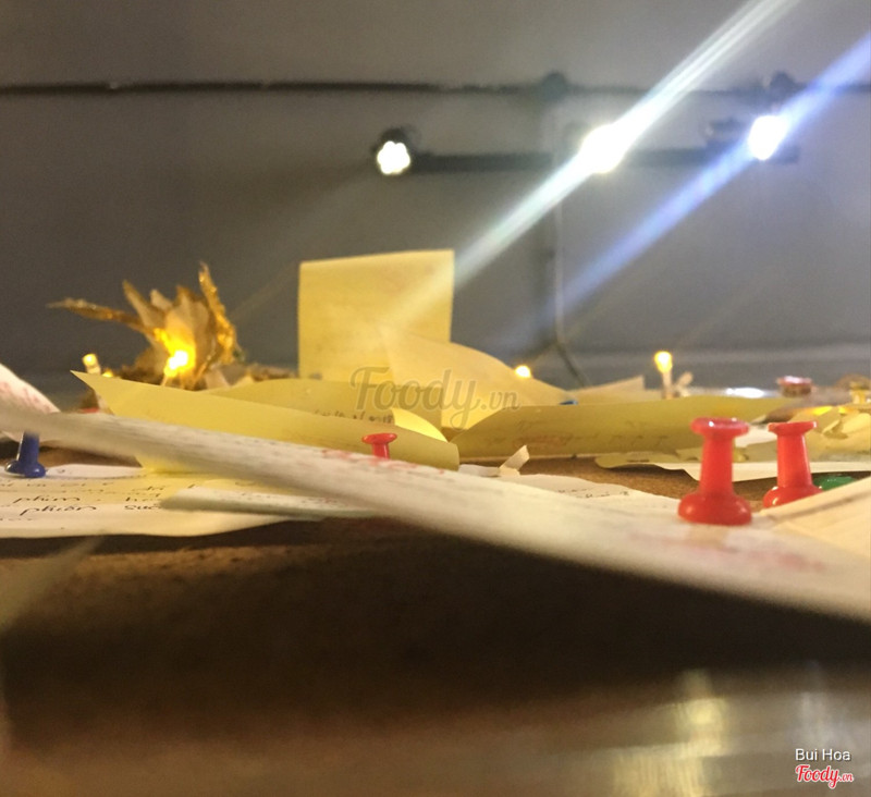 Bảng note đã từng là nơi gửi gắm vài câu chuyện ngốc xít bọ chít của mình 😝 thi thoảng đọc “Tâm sự của người lạ nào đó” cũng hay hay ☺️