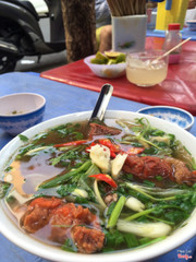 Phở sốt vang nhìu hành