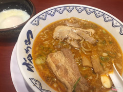 Ramen thịt hầm súp truyền thống