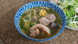 bún bò giò heo