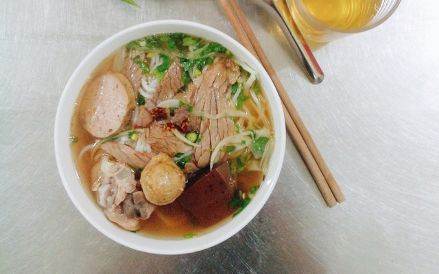 Hoàng Linh - Bún Bò Huế