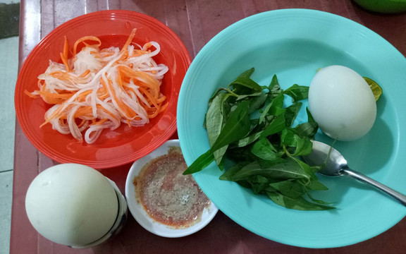 Bún Riêu & Hột Vịt Lộn