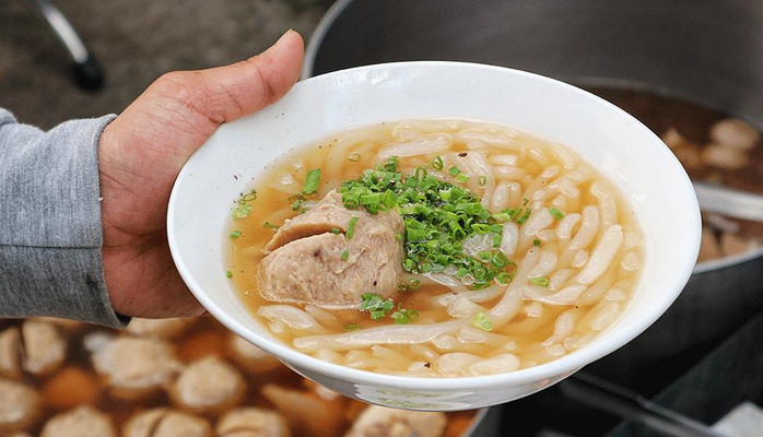 Bánh Canh Bò Viên - Nguyễn Văn Nguyễn