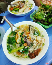 bún hải sản