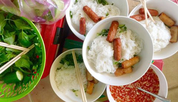 Bún Chả Giò, Mì Chả Giò & Gỏi Cuốn