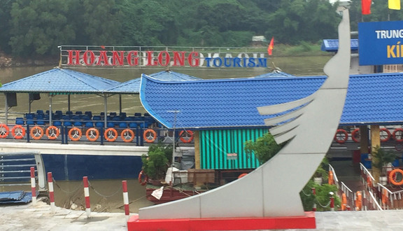 Nhà Hàng Du Thuyền Hoàng Long