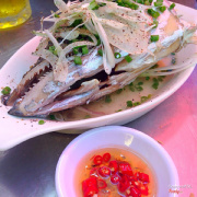 
Bánh canh đầu cá thu