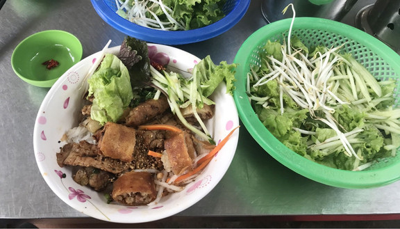 Bún Thịt Nướng Lâm