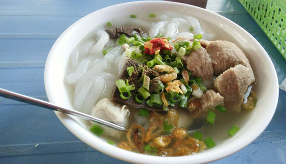 Bánh Canh & Nui Giò Heo