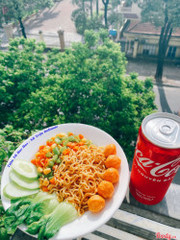 Mỳ trộn tôm viên