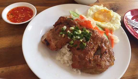 Hồng Huệ - Cơm Tấm & Cơm Gà Xối Mỡ