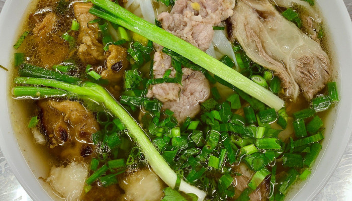Phở Cường Hải Phòng - Nguyễn Văn Huyên - Đầu Ngõ 12 Nguyễn Văn Huyên