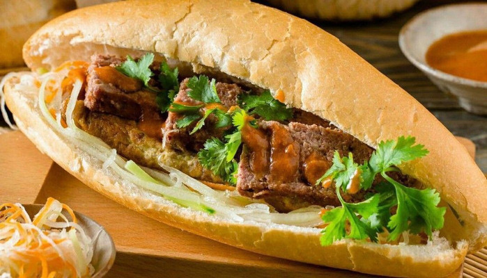 Bình Minh - Bánh Mì Pate Thịt Khìa