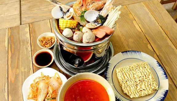 Quán 2 Nì - Cơm & Lẩu 1 Người