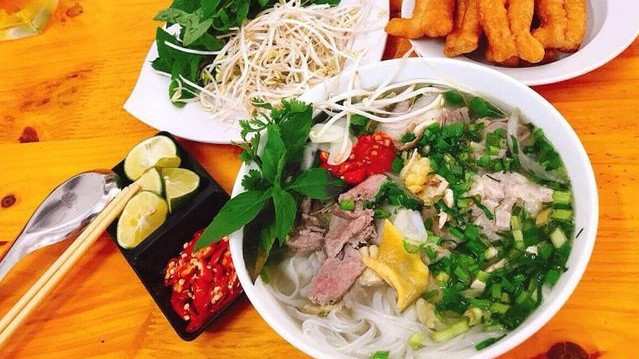 Phở 10 Lý Quốc Sư - Monbay