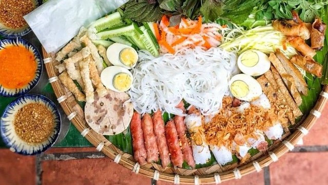 Quán Nem Nướng Cô Út - 29 Phạm Thế Hiển