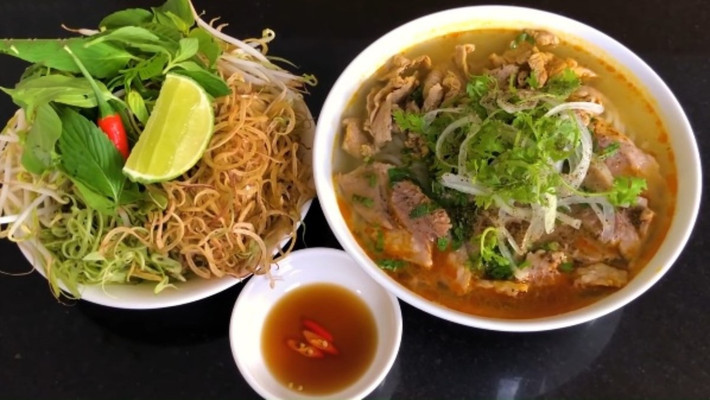 Bún Bò Huế 236 - 236 Phạm Cự Lượng