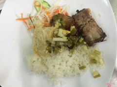 Cơm tấm sườn chả