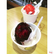 Kem ni-tơ. chủ quán là chú người Hàn. vui vẻ thân thiện với khách lắm. mình gọi cả patbingsu và kem nito thì thấy kem là đáng ăn. còn patbingsu thì ko ngon nên mình ko chụp lại