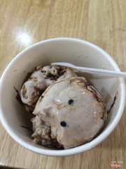 Vị ăn giống như chocolate ice blended mà nhiều thiệt nhiều đá!😎😎😎